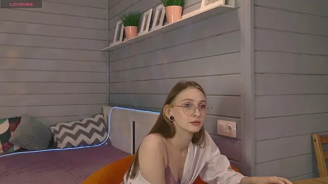 Snapshot of Vikki_wyye chatting on 9, 10, 2025 Vikki wyye online show from 9, 10, 2025