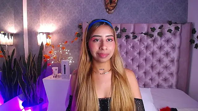 laila stilwiills online show from 5, 11, 2025