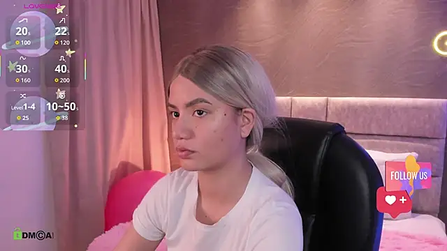 Snapshot of Arinextdoor chatting on 7, 2, 2026 Arinextdoor online show from 7, 2, 2026