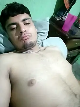 Snapshot of LuxuriousCure4 chatting on 8, 10, 2025 LuxuriousCure4 online show from 8, 10, 2025