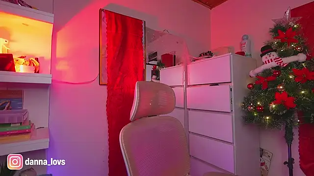 Dannaa Lovs online show from 24, 11, 2025