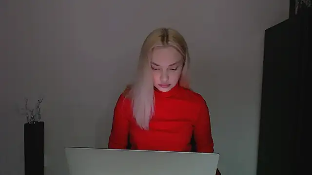 Snapshot of Lia_noo_regrets chatting on 16, 4, 2026 Lia noo regrets online show from 16, 4, 2026
