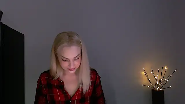 Snapshot of Lia_noo_regrets chatting on 6, 7, 2026 Lia noo regrets online show from 6, 7, 2026