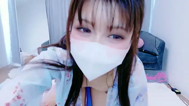 Snapshot of -Nyanko-chan- chatting on 19, 5, 2026 -Nyanko-chan- online show from 19, 5, 2026