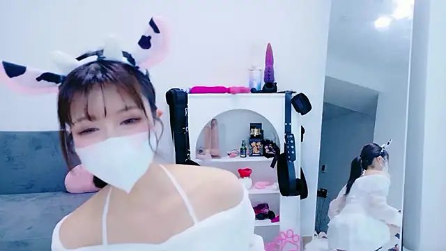Snapshot of -Nyanko-chan- chatting on 30, 5, 2026 -Nyanko-chan- online show from 30, 5, 2026