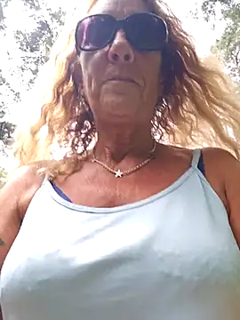 HotWifeLyn68 online show from 17, 6, 2026