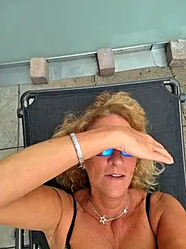 HotWifeLyn68 online show from 5, 7, 2026