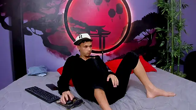 Friends Lust online show from 25, 9, 2025