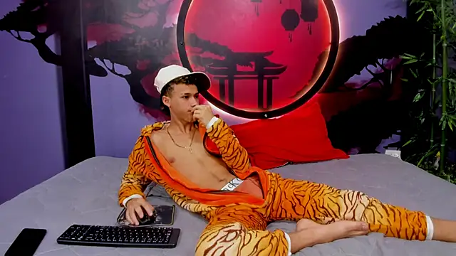 Friends Lust online show from 26, 9, 2025