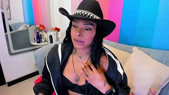 Snapshot of EmmaEbony_ chatting on 22, 7, 2026 EmmaEbony online show from 22, 7, 2026