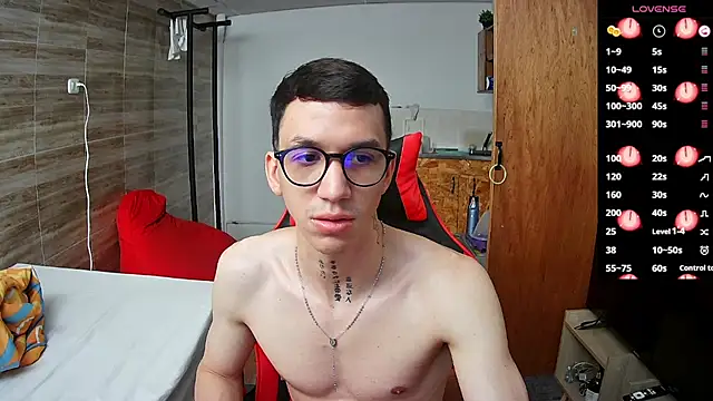 Snapshot of angelicious_ chatting on 3, 10, 2025 angelicious online show from 3, 10, 2025