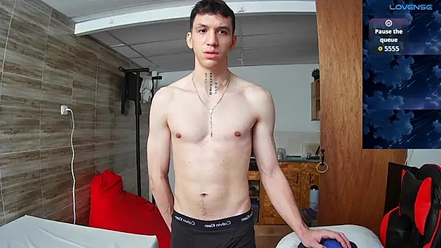 Snapshot of angelicious_ chatting on 5, 10, 2025 angelicious online show from 5, 10, 2025