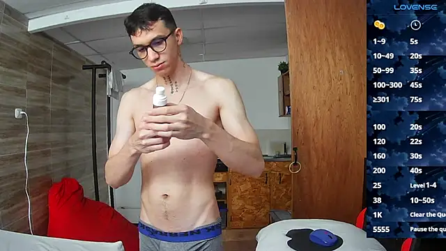 Snapshot of angelicious_ chatting on 8, 10, 2025 angelicious online show from 8, 10, 2025