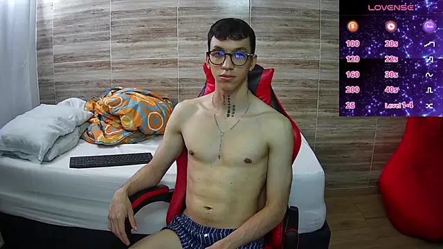 Snapshot of angelicious_ chatting on 27, 10, 2025 angelicious online show from 27, 10, 2025