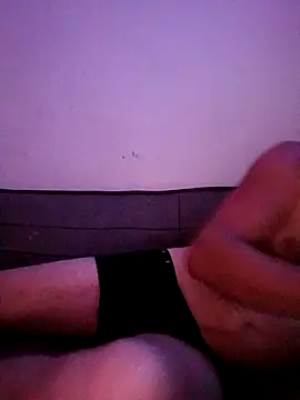 Snapshot of Makis09 chatting on 12, 10, 2025 Makis09 online show from 12, 10, 2025