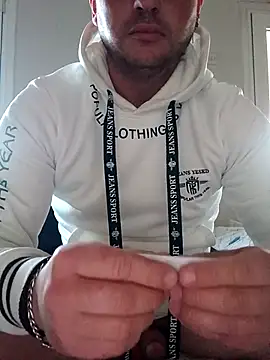 Snapshot of Makis09 chatting on 12, 3, 2026 Makis09 online show from 12, 3, 2026