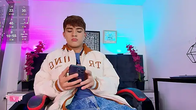 Lucass love online show from 9, 3, 2026