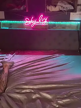 Shy Ivy online show from 4, 10, 2025