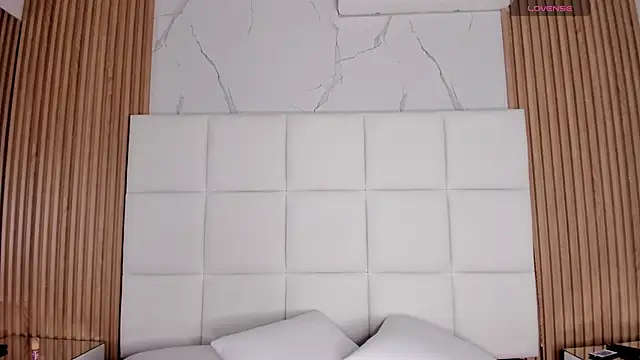 Meloddy Parkerr  online show from 22, 2, 2026