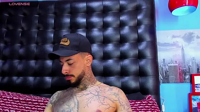 Snapshot of VinzenzRizzo chatting on 14, 7, 2026 VinzenzRizzo online show from 14, 7, 2026