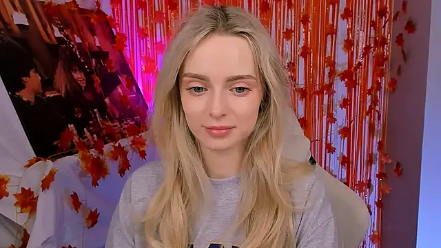 Snapshot of JuliaBrewwer chatting on 17, 11, 2025 JuliaBrewwer online show from 17, 11, 2025