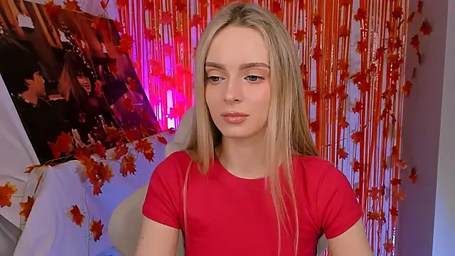 Snapshot of JuliaBrewwer chatting on 18, 11, 2025 JuliaBrewwer online show from 18, 11, 2025