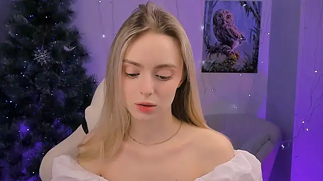 Snapshot of JuliaBrewwer chatting on 9, 2, 2026 JuliaBrewwer online show from 9, 2, 2026