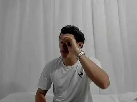 Snapshot of douglaszaens chatting on 10, 2, 2026 douglaszaens online show from 10, 2, 2026