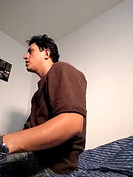 Snapshot of douglaszaens chatting on 25, 3, 2026 douglaszaens online show from 25, 3, 2026