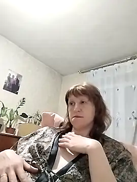 Snapshot of Flower2931 chatting on 8, 4, 2026 Flower2931 online show from 8, 4, 2026