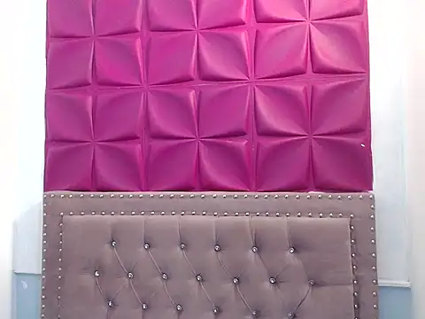 LyaCooper online show from 10, 9, 2025