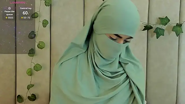 Snapshot of _Zahiira_ chatting on 8, 10, 2025 Zahiira online show from 8, 10, 2025