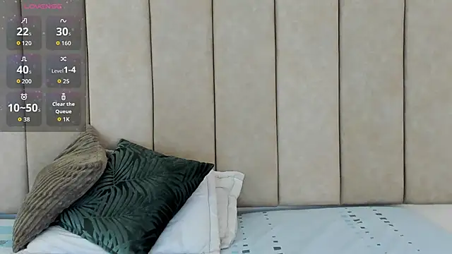 Snapshot of _Zahiira_ chatting on 14, 10, 2025 Zahiira online show from 14, 10, 2025