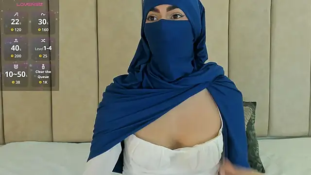 Snapshot of _Zahiira_ chatting on 29, 10, 2025 Zahiira online show from 29, 10, 2025