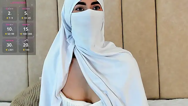 Snapshot of _Zahiira_ chatting on 4, 11, 2025 Zahiira online show from 4, 11, 2025