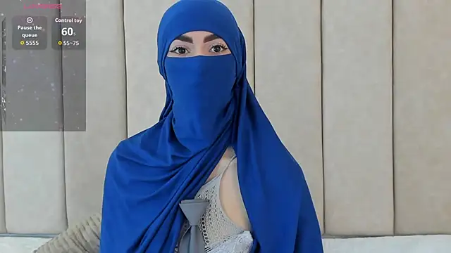 Snapshot of _Zahiira_ chatting on 7, 11, 2025 Zahiira online show from 7, 11, 2025