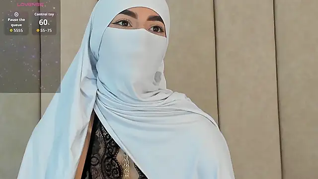 Snapshot of _Zahiira_ chatting on 11, 11, 2025 Zahiira online show from 11, 11, 2025