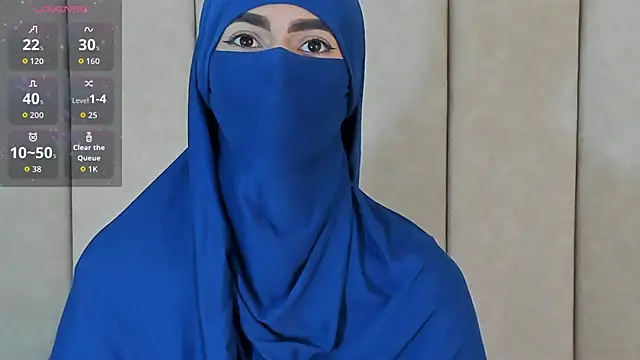 Snapshot of _Zahiira_ chatting on 17, 11, 2025 Zahiira online show from 17, 11, 2025