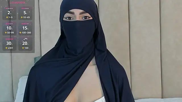 Snapshot of _Zahiira_ chatting on 21, 11, 2025 Zahiira online show from 21, 11, 2025