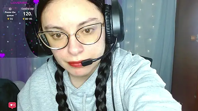 Snapshot of Camila_Ord chatting on 12, 9, 2025 Camila Ord online show from 12, 9, 2025
