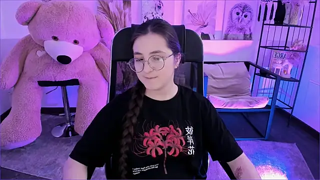 VirtuallVoyant online show from 4, 12, 2025