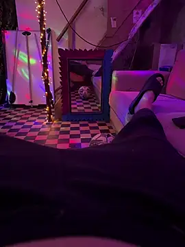 Snapshot of StudentBigD chatting on 20, 9, 2025 StudentBigD online show from 20, 9, 2025