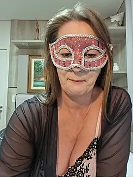 Snapshot of Sabrina_farm chatting on 8, 7, 2026 Sabrina farm online show from 8, 7, 2026