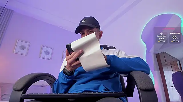 Snapshot of j_deex chatting on 20, 10, 2025 j deex online show from 20, 10, 2025