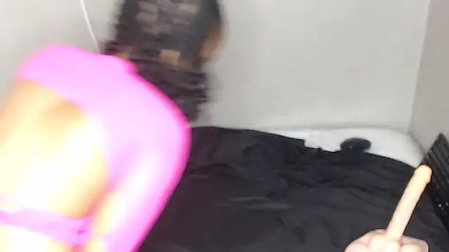 TrishahXo online show from 12, 2, 2026