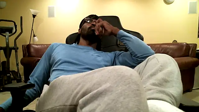 Snapshot of james421__ chatting on 1, 6, 2026 james421 online show from 1, 6, 2026