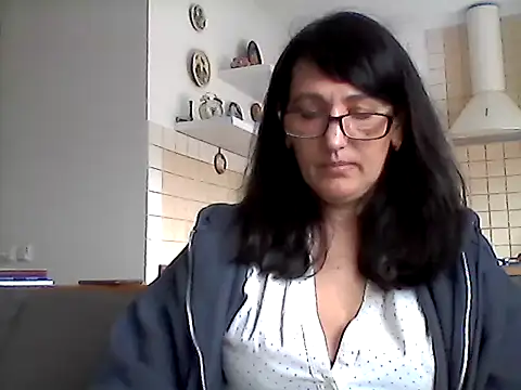 Elena48324 online show from 13, 4, 2026