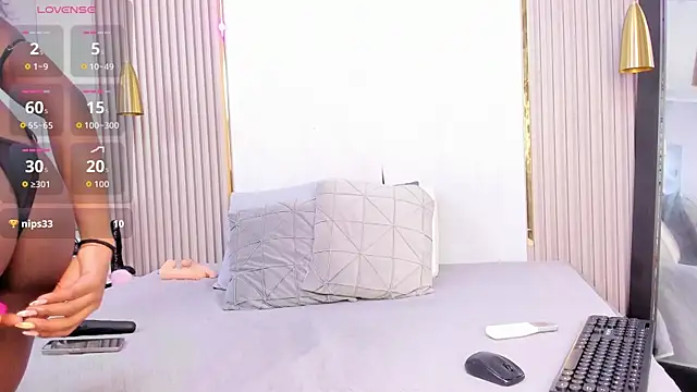 Skylar Smith  online show from 4, 11, 2025