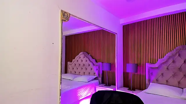 Starbutterflyy  online show from 12, 11, 2025