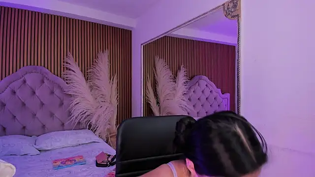 Snapshot of Starbutterflyy_ chatting on 8, 2, 2026 Starbutterflyy online show from 8, 2, 2026